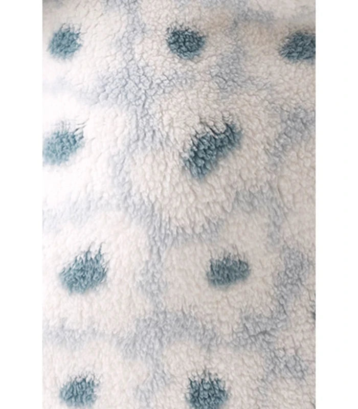 Manta realizada con Tejido calentito borrego 20779