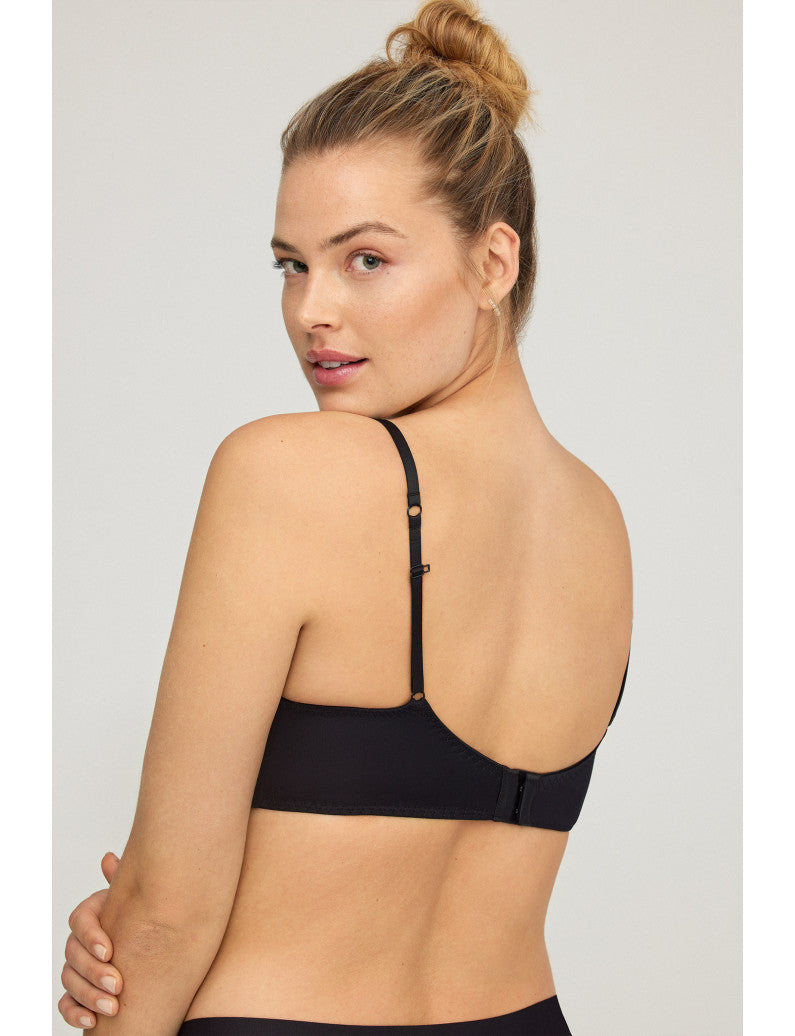 SUJETADOR FORRADO CON AROS REALIZADO EN MICROFIBRA COMBINADA CON ENCAJE Y TULW1891